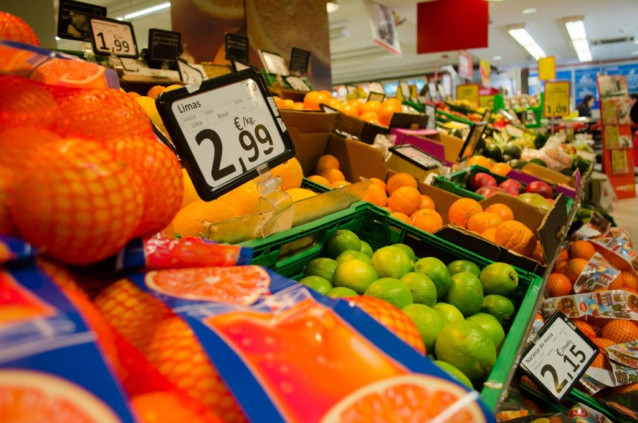 Archivo - Los productos han encarecido en un 1,90% en febrero respecto al mes anterior, según Asufin.
