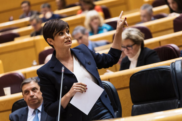 La ministra de Vivienda y Agenda Urbana, Isabel Rodríguez, interviene durante una sesión plenaria en el Senado, a 20 de febrero de 2024, en Madrid (España).