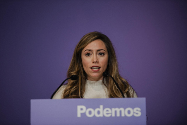 Archivo - La secretaria de Acción Institucional de Podemos, María Teresa Pérez, ofrece declaraciones a los medios para valorar el discurso del Rey Felipe VI, en la sede de Podemos, a 24 de diciembre de 2023, en Madrid (España).