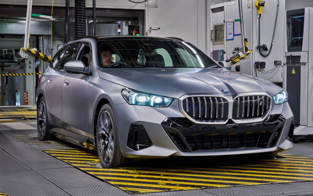 BMW comienza la producción de su nuevo Serie 5 Touring en su planta en Dingolfing.
