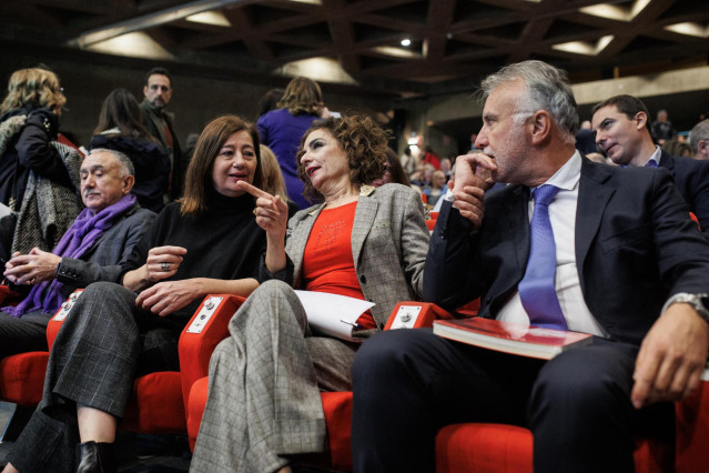 Archivo - (I-D) El secretario General de UGT, Pepe Álvarez;  la presidenta del Congreso, Francina Armengol; la vicepresidenta cuarta y ministra de Hacienda y Función Pública, María Jesús Montero, y el ministro de Política Territorial y Memoria Democrática