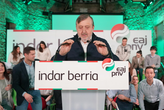 El presidente del ABB del EAJ-PNV, José Antonio Suso, interviene durante un acto del PNV, en el Palacio de Villa Suso, a 24 de febrero de 2024, en Vitoria-Gasteiz, Álava