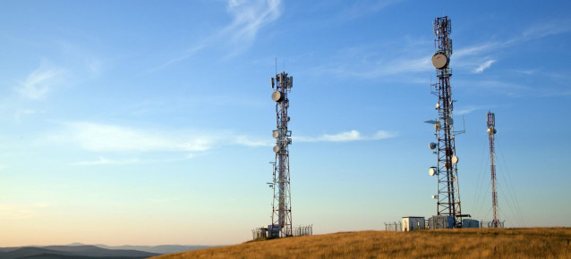 Archivo - Antena de telecomunicaciones.