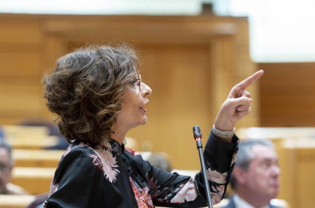 La vicepresidenta primera y ministra de Hacienda, María Jesús Montero, durante una sesión de control al Gobierno, en el Senado, a 5 de marzo de 2024, en Madrid (España). El caso Koldo centra la sesión del control al Gobierno en el Senado en ausencia del p