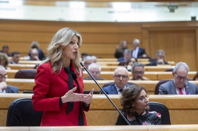 La vicepresidenta segunda y ministra de Trabajo, Yolanda Díaz, interviene durante una sesión de control al Gobierno, en el Senado, a 5 de marzo de 2024, en Madrid (España).
