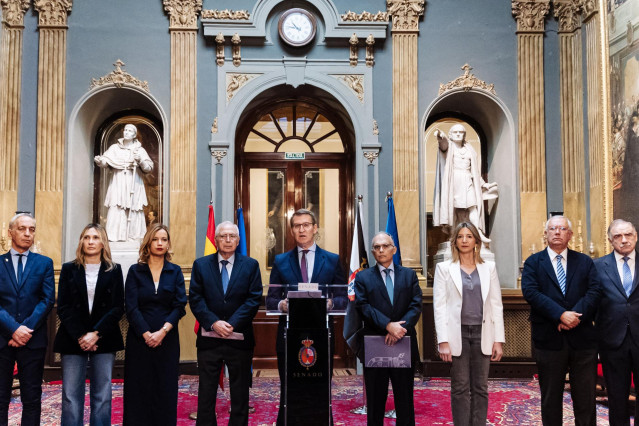 El presidente del Partido Popular, Alberto Núñez Feijóo (c), presenta una iniciativa en la Cámara Alta del Senado, a 29 de febrero de 2024, en Madrid (España). La iniciativa tiene que ver con la restitución de bonificaciones a las empresas que están errad