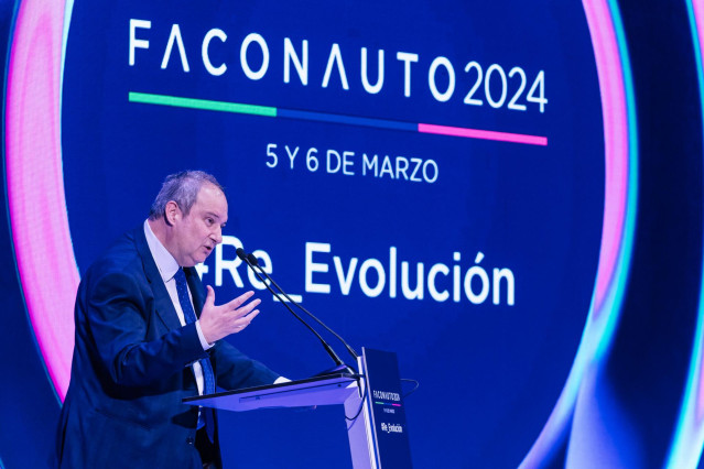 El ministro de Industria y Turismo, Jordi Hereu, clausura el XXXIII Congreso de Faconauto, en el Auditorio de Mutua Madrileña, a 6 de marzo de 2024, en Madrid (España).