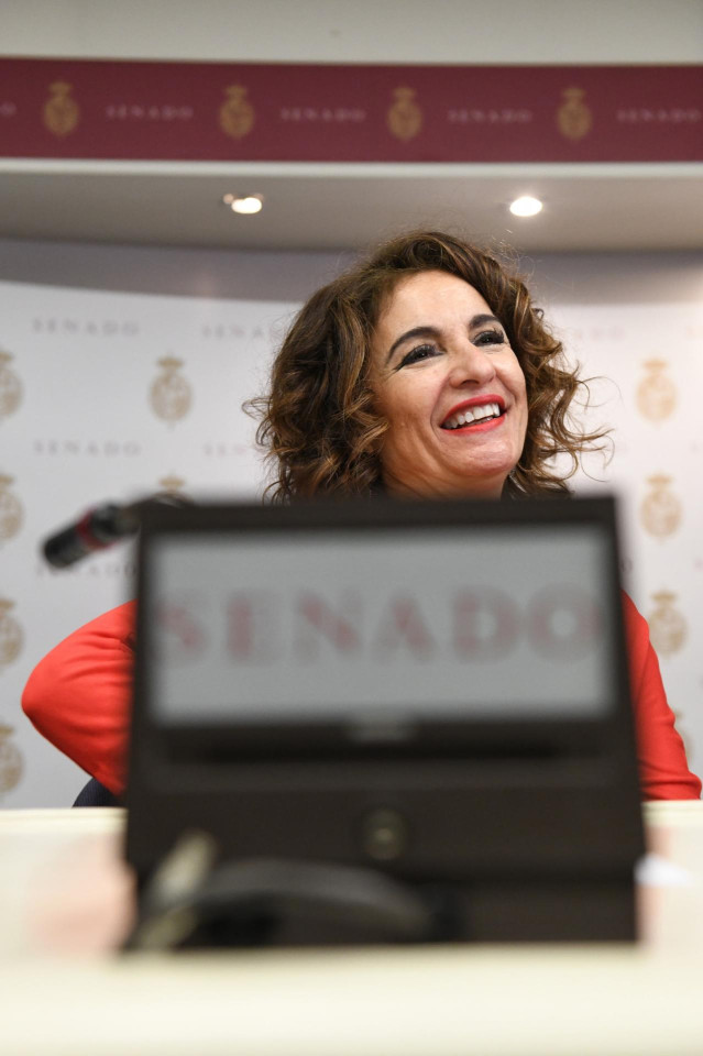 La vicepresidenta primera del Gobierno y ministra de Hacienda, María Jesús Montero, durante la Comisión de Hacienda en el Senado, a 7 de marzo de 2024, en Madrid (España). Durante la comisión, Montero ha informado sobre las líneas generales de la política