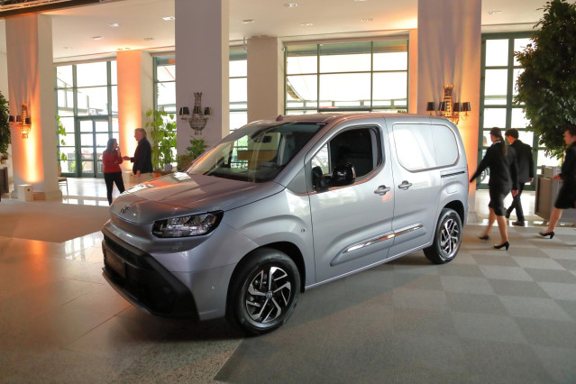 Toyota España renueva su gama de vehículos comerciales con cambios en la motorización y el equipamiento.
