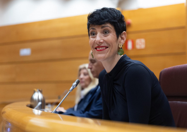 La ministra de Inclusión, Seguridad Social y Migraciones, Elma Saiz, durante la comisión de su departamento en el Senado, a 7 de marzo de 2024, en Madrid (España).
