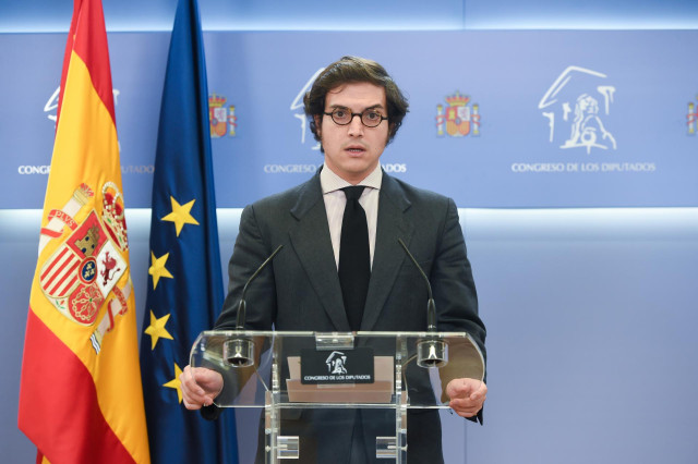 Archivo - El diputado de VOX José María Figaredo ofrece una rueda de prensa en el Congreso de los Diputados.