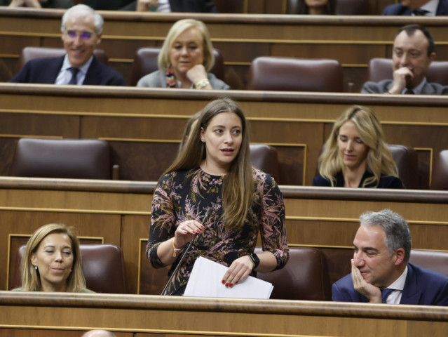 Archivo - La vicesecretaria de Sanidad y Educación del PP, Ester Muñoz, en el Pleno del Congreso.