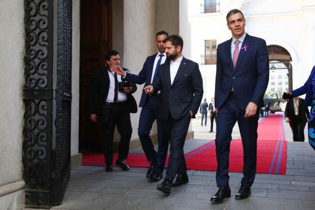 Santiago, 8 de marzo de 2024 El Presidente de la Republica Gabriel Boric recibe al Presidente del Gobierno de España, Pedro Sanchez, en Visita Oficial a nuestro pais. Marcelo Hernandez/Aton Chile Licencia editorial válida solo para España y 3 MESES a part