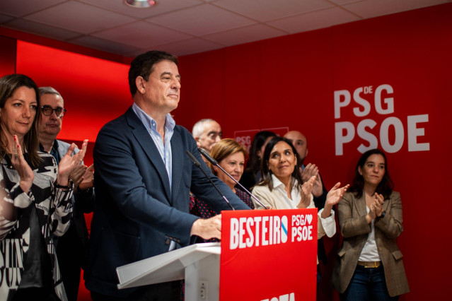 El candidato del PSdeG a la Presidencia de la Xunta, José Ramón Besteiro, comparece durante el seguimiento de la jornada electoral de los comicios autonómicos de Galicia, en la sede del PSdeG, a 18 de febrero de 2024, en Santiago de Compostela, A Coruña,
