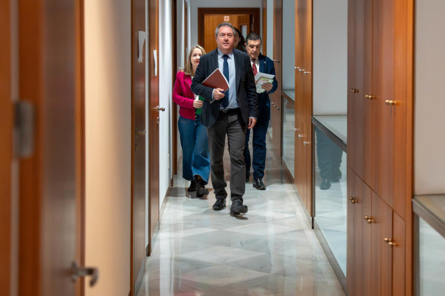 Archivo - El secretario general del PSOE-A y presidente del Grupo Socialista en el Parlamento, Juan Espadas, antes de la  presentación del último balance realizado por el Observatorio Económico y Social de Andalucía, a 15 de enero del 2023 en Sevilla (And