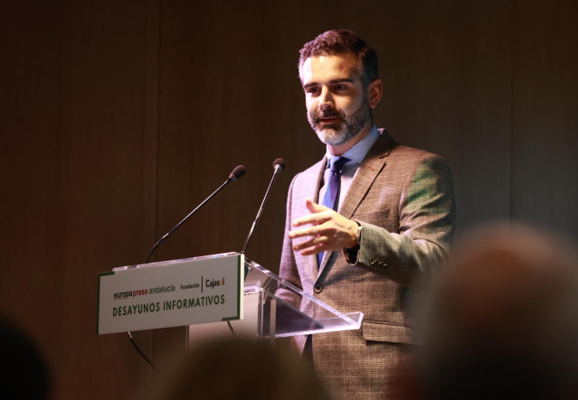 El consejero de Sostenibilidad, Medio Ambiente y Economía Azul y portavoz del Gobierno andaluz, Ramón Fernández Pacheco, este martes en los desayunos informativos de Europa Press Andalucía en colaboración con la Fundación Cajasol, en Sevilla