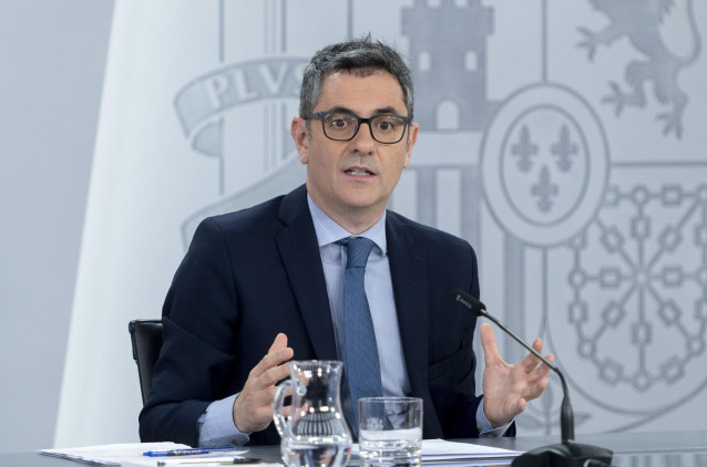 El ministro de la Presidencia, Relaciones con las Cortes y Justicia, Félix Bolaños, durante una rueda de prensa posterior a la reunión del Consejo de Ministros, en el Palacio de la Moncloa, a 12 de marzo de 2024, en Madrid (España).