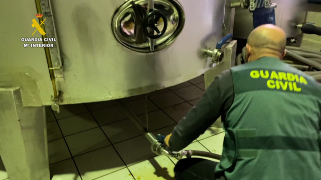 Detectan más de 18.400 botellas embotelladas en La Rioja y comercializadas bajo denominación de origen vinos de Málaga
