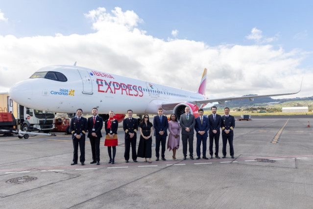 Iberia Express e Iberia reciben en Tenerife el premio a las aerolíneas más puntuales de europa