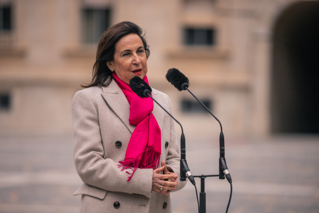 La ministra de Defensa, Margarita Robles, interviene durante el acto de homenaje a los caídos en la guerra de Ucrania, en la Academia de Infantería, a 24 de febrero de 2024, en Toledo, Castilla-La Mancha (España).