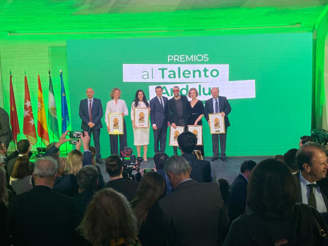 El presidente de la Junta, Juanma Moreno entrega en Madrid los galardones al Talento Andaluz a cinco 
