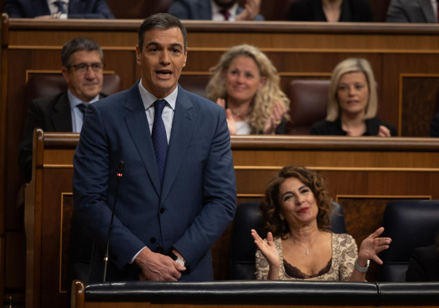 El presidente del Gobierno, Pedro Sánchez, interviene durante una sesión de control al Gobierno, en el Congreso de los Diputados, a 13 de marzo de 2024, en Madrid (España).  El denominado 'caso Koldo', la supuesta trama de mordidas en contratos de materia