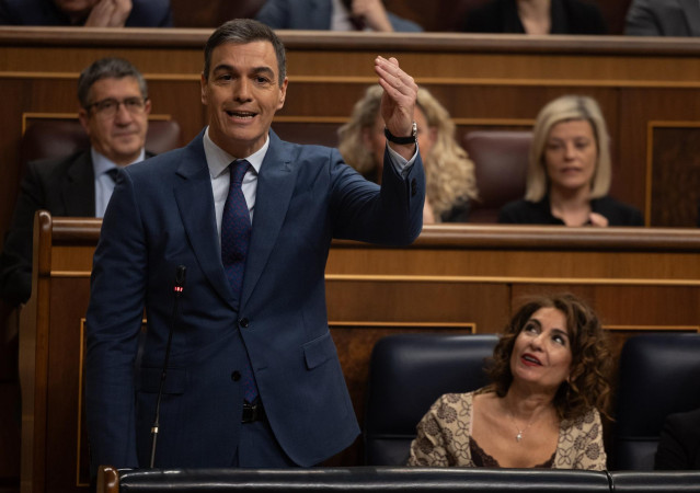 El presidente del Gobierno, Pedro Sánchez, interviene durante una sesión de control al Gobierno, en el Congreso de los Diputados, a 13 de marzo de 2024, en Madrid (España).  El denominado 'caso Koldo', la supuesta trama de mordidas en contratos de materia