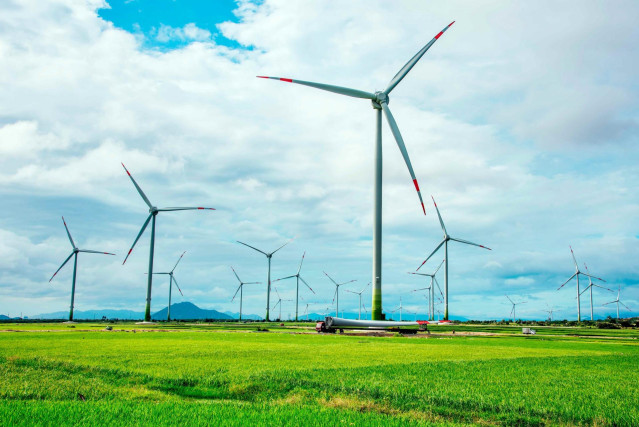 Archivo - Tempos Energía subraya que las tecnologías limpias sobrepasan a las de gas en más de trece veces, propiciando la caída del precio de la electricidad.