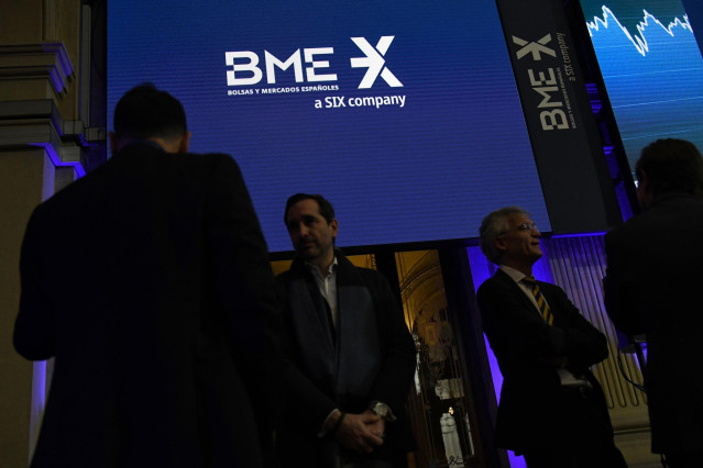 Archivo - Ambiente en el Palacio de la Bolsa, a 9 de enero de 2024, en Madrid (España).