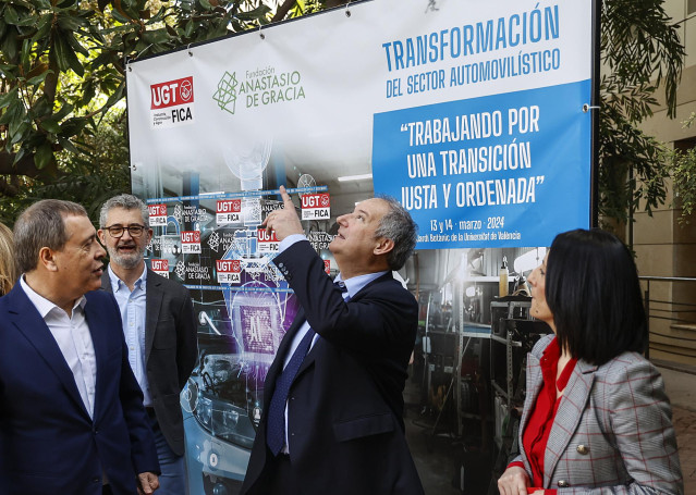 El ministro de Industria y Turismo, Jordi Hereu, en el acto 'Transformación del sector automovilístico' organizado por UGT en València