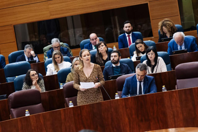 La consejera de Familia, Juventud y Asuntos Sociales, Ana Dávila, interviene durante una sesión plenaria en la Asamblea de Madrid, a 14 de marzo de 2024, en Madrid (España).