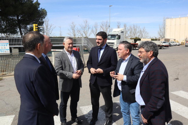 El vicepresidente primero del Gobierno de Aragón, Alejandro Nolasco, en su visita a La Puebla de Híjar.