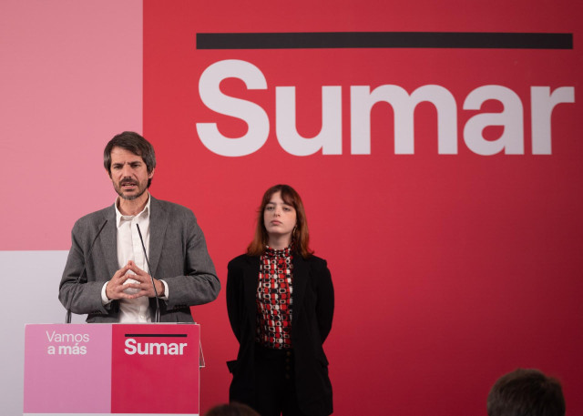 El portavoz de Sumar, Ernest Urtasun, durante una rueda de prensa, en el Espacio Rastro, a 18 de marzo de 2024, en Madrid (España).