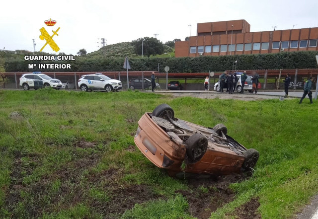 Estado del vehículo tras la detencción de tres varones por robo en localidades cacereñas