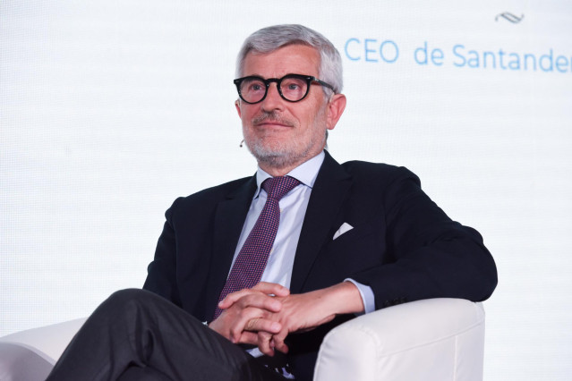 Archivo - El consejero delegado de Banco Santander en España, Ángel Rivera, en el Parador de Alcalá de Henares, a 11 de mayo de 2023, en Alcalá de Henares, Madrid (España)
