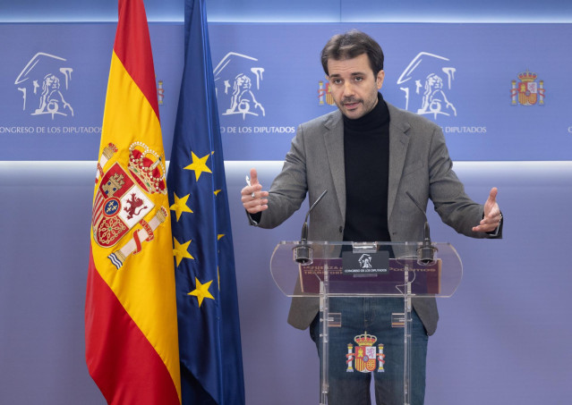 El diputado de Podemos Javier Sánchez Serna durante una rueda de prensa anterior a la Junta de Portavoces, a 27 de febrero de 2024, en Madrid (España).