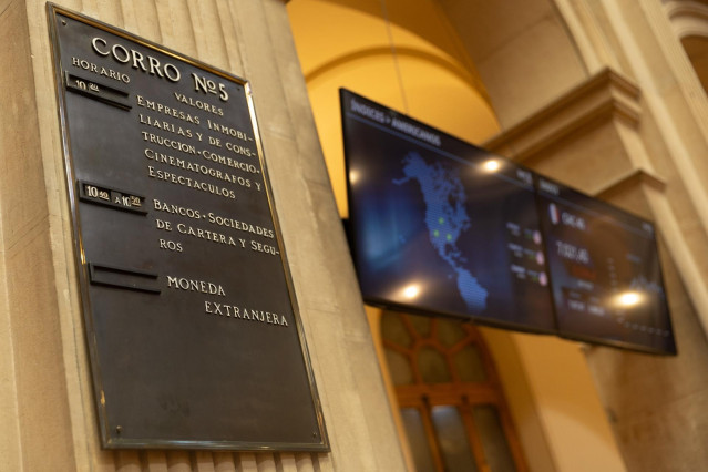 Archivo - Valores de las empresas en el Palacio de la Bolsa de Madrid