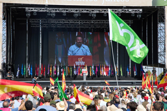 Archivo - El líder nacional de Vox, Santiago Abascal, interviene durante el evento organizado por VOX, 'Viva 22', donde se presenta el nuevo programa de la formación política: ‘España decide’, en Valdebebas, a 9 de octubre de 2022, en Madrid (España).
