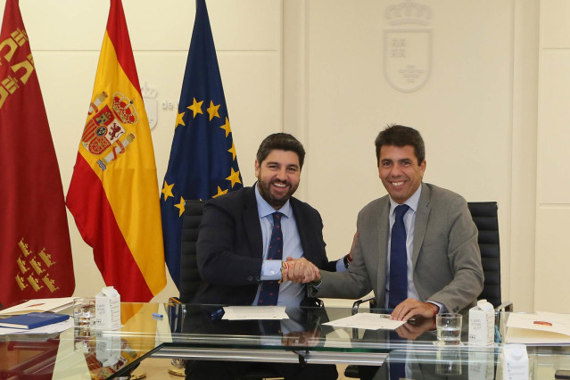 Archivo - Imagen de archivo de Fernando López Miras y Carlos Mazón
