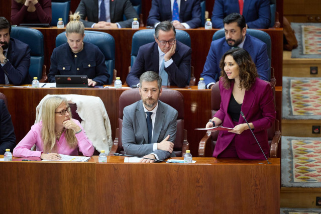 La presidenta de la Comunidad de Madrid, Isabel Díaz Ayuso, interviene durante un pleno en la Asamblea de Madrid, a 21 de marzo de 2024, en Madrid (España).