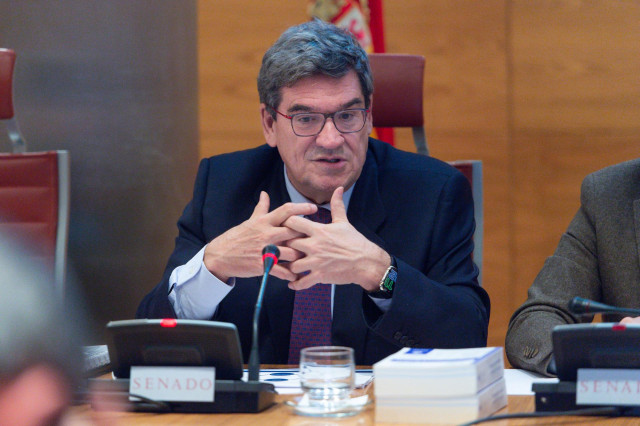 El ministro de Transformación Digital y de la Función Pública, José Luis Escrivá, comparece durante una comisión, en el Congreso de los Diputados, a 21 de marzo de 2024, en Madrid (España).
