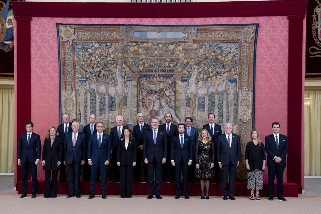 Foto de familia durante la Asamblea anual de la Diputación de la Grandeza y Títulos del Reino, en el Palacio Real de El Pardo, a 21 de marzo de 2024, en Madrid (España).
