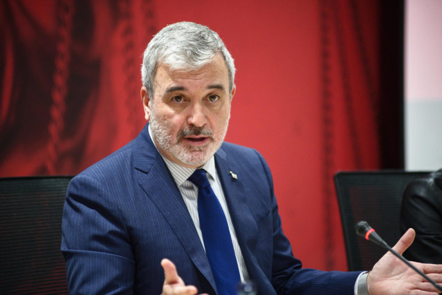 El alcalde de Barcelona, Jaume Collboni, durante una rueda de prensa ante representantes públicos, en el ICAB, a 5 de marzo de 2024, en Barcelona, Catalunya (España).