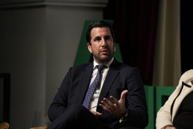 Archivo - El presidente ejecutivo de Coxabengoa, Enrique Riquelme, durante su intervención en la mesa sobre ' Competitividad y desarrollo industrial', en el “Foro Andalucía hacia el futuro”, , a 18 de diciembre del 2023 en Sevilla (Andalucía, España). Eur