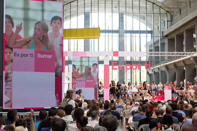 Archivo - La líder de Sumar y vicepresidenta segunda y ministra de Trabajo y Economía Social, Yolanda Díaz, interviene durante un acto de campaña de Sumar, en La Nava Boetticher , a 16 de julio de 2023, en Villaverde, Madrid (España).