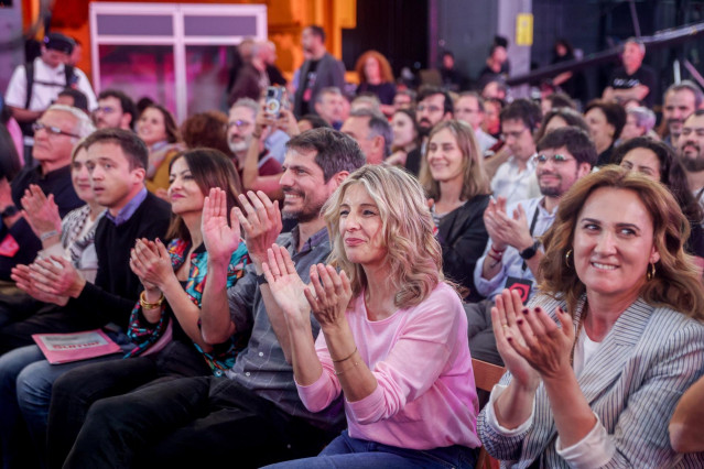 (I-D) El líder de Más País, Iñigo Errejón; la ministra de Juventud e Infancia, Sira Rego; el ministro de Cultura, Ernest Urtasun; la vicepresidenta segunda y ministra de Trabajo, Yolanda Díaz y la cabeza de lista por Sumar a las elecciones europeas del 9