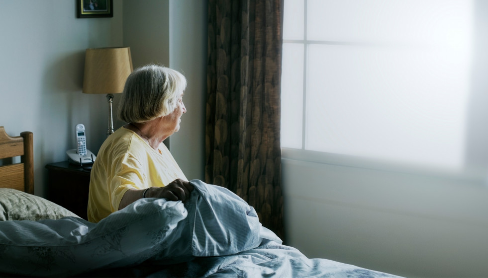 EuropaPress 4666146 mujer mayor cama depresion soledad vejez