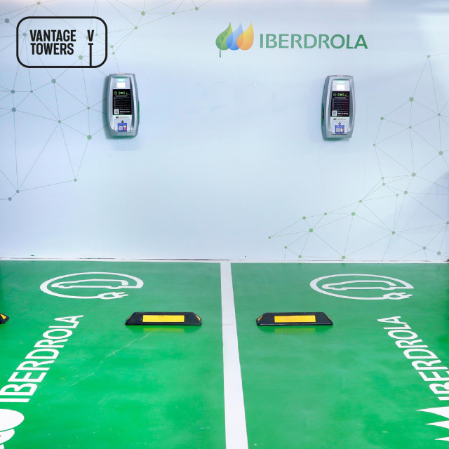 Archivo - Un cargador de Iberdrola