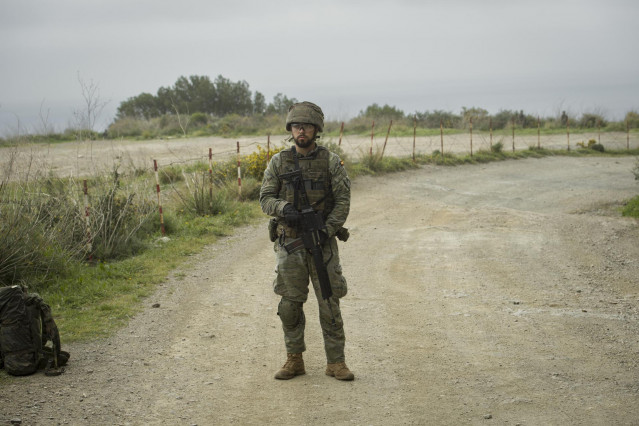 Un militar durante un ejercicio, a 21 de marzo de 2024, en Ceuta (España).