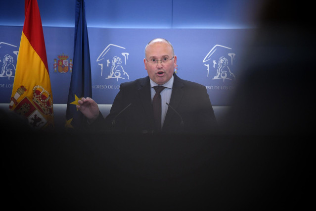 El portavoz del PP en el Congreso, Miguel Tellado, durante una rueda de prensa, en el Congreso de los Diputados, a 26 de marzo de 2024, en Madrid (España). Durante la comparecencia, ha hablado sobre temas de actualidad política, entre otros.